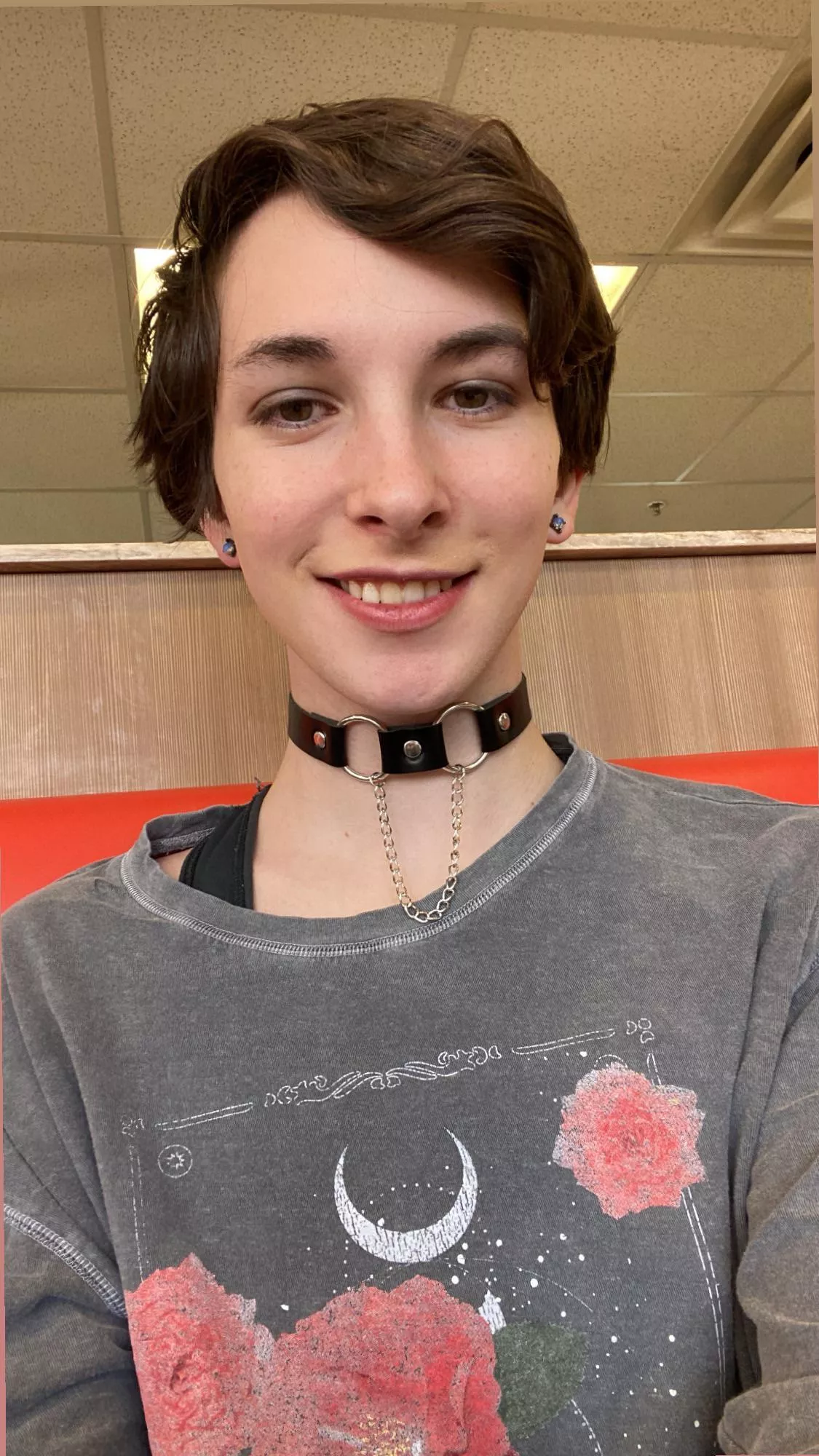 I got a collar today 🥰 posted by Agender_Bean