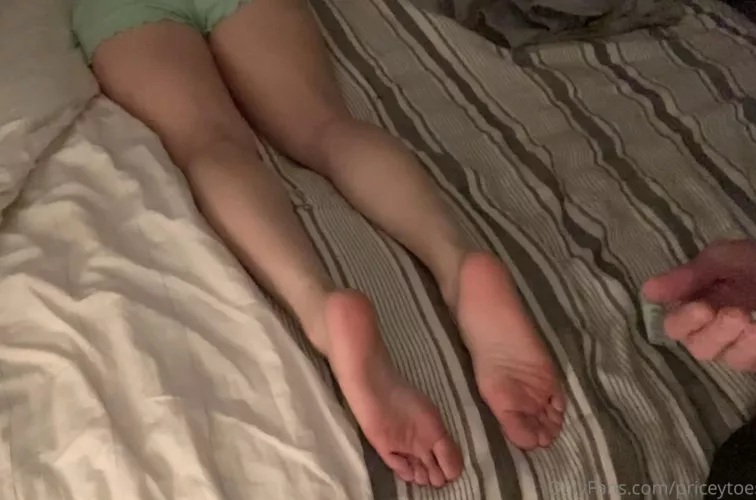 I got a sole massage today :) by tinytoefan