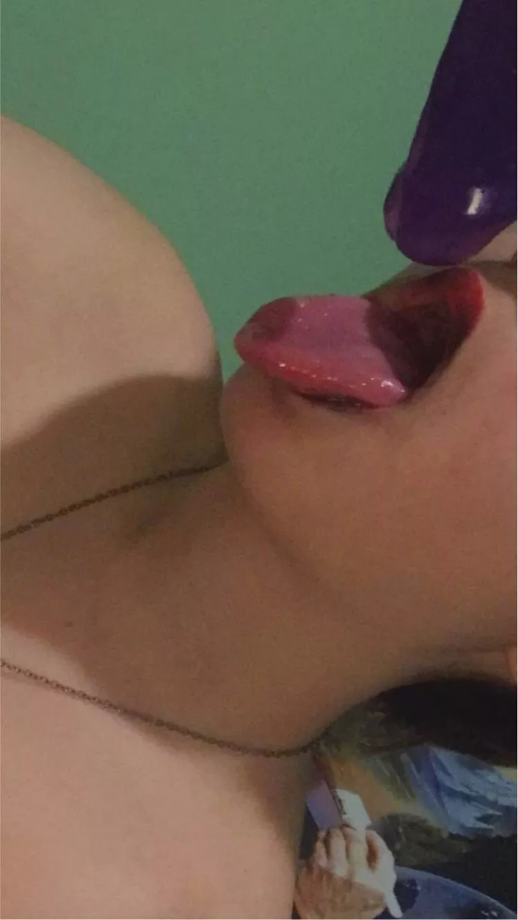 i got facefucked yesterday!! but for now.. ill just suck off my toys :P posted by lucifers_cumdump