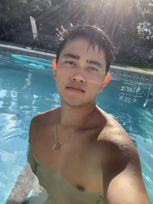 I got glowing ears 👂🏼👂 by zerioez