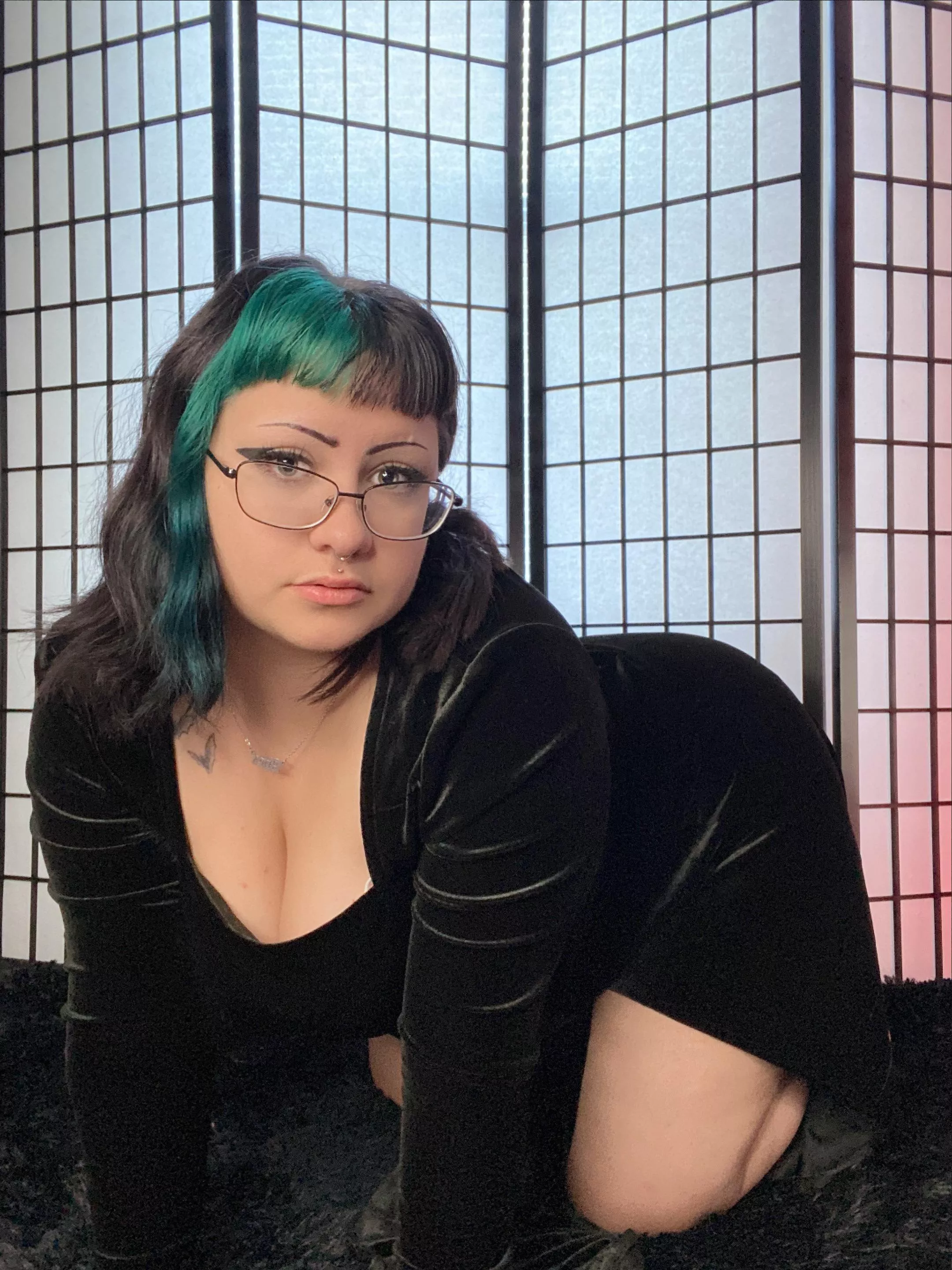 I got some new glasses and they make me feel sexy <3 posted by Xxahridal