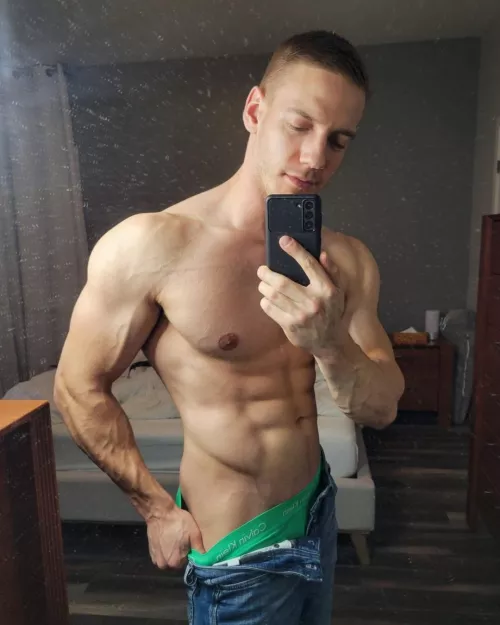 I got the mirror grimmy, can you come over and help me to wash it? 😜 by John_fitness91