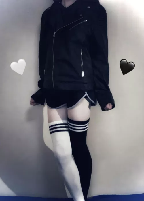 I guess it’s a ✨mismatched socks✨ kind of day! by Ferris-Argyle