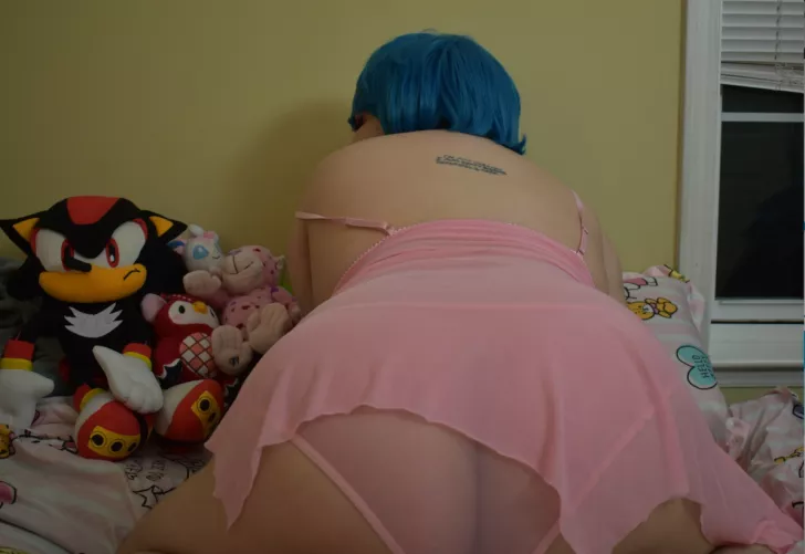 I guess you could say I'm an exhibitionist because I always have an audience of stuffed animals on my bed lmao by scoobsboob