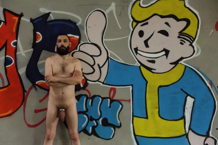 I had the chance to take a picture with Vault Boy. Seems he appreciated. 👍🏻 by TheDoctorYouDeserve