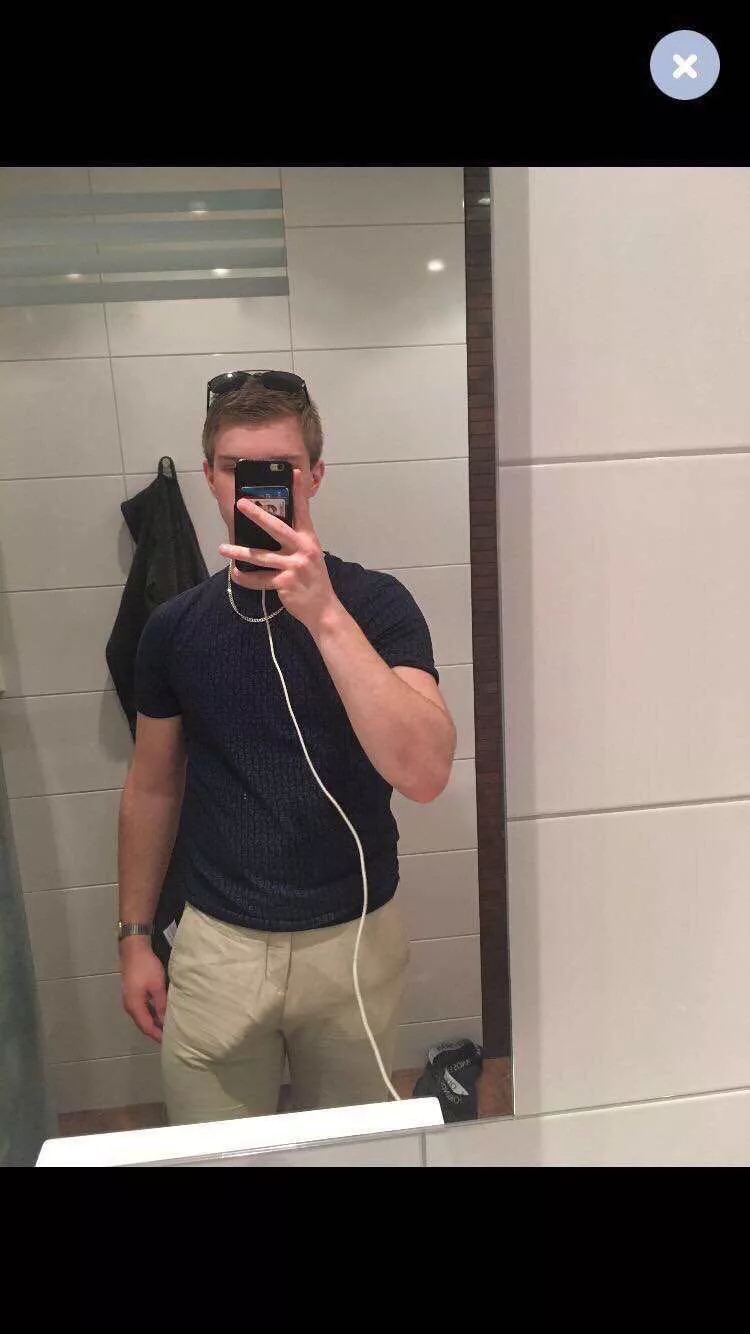 I hate chinos. posted by Complete-Energy-4486