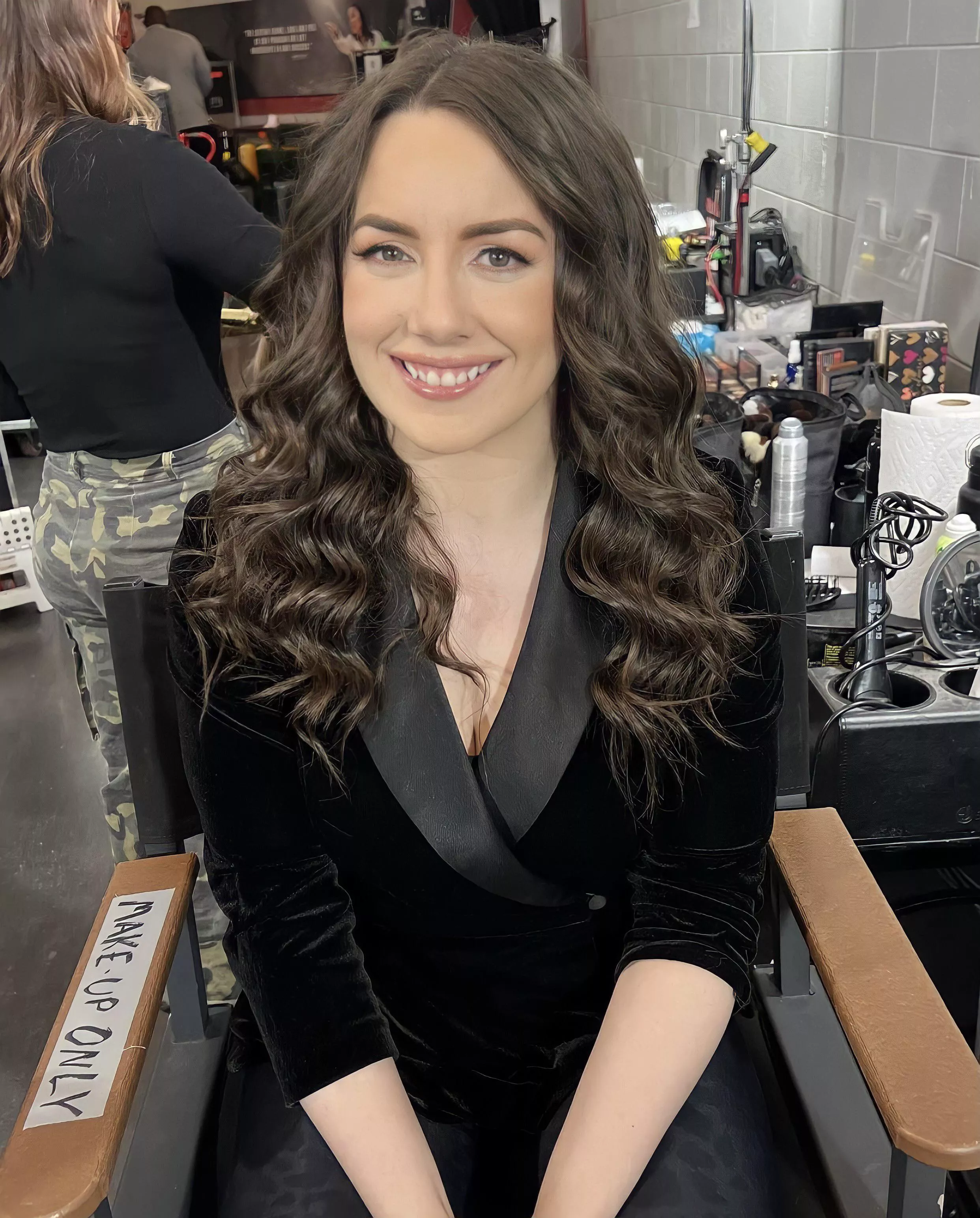 I have a crush on Nikki.. posted by DownLeroy