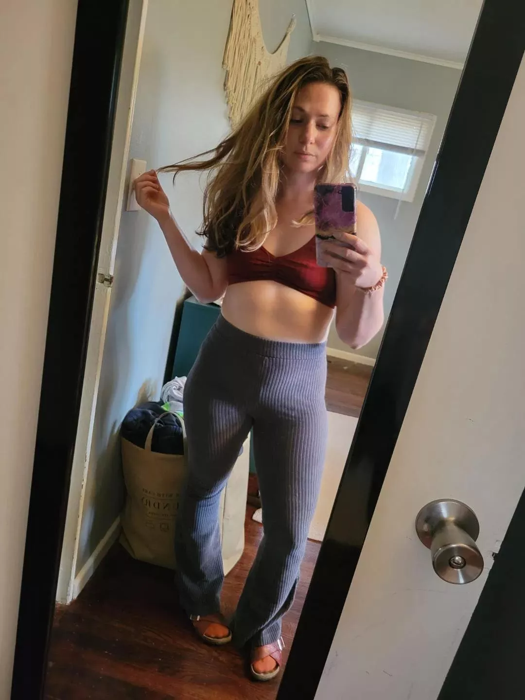 I have a fat 🍑 Wanna see? posted by holladayparty