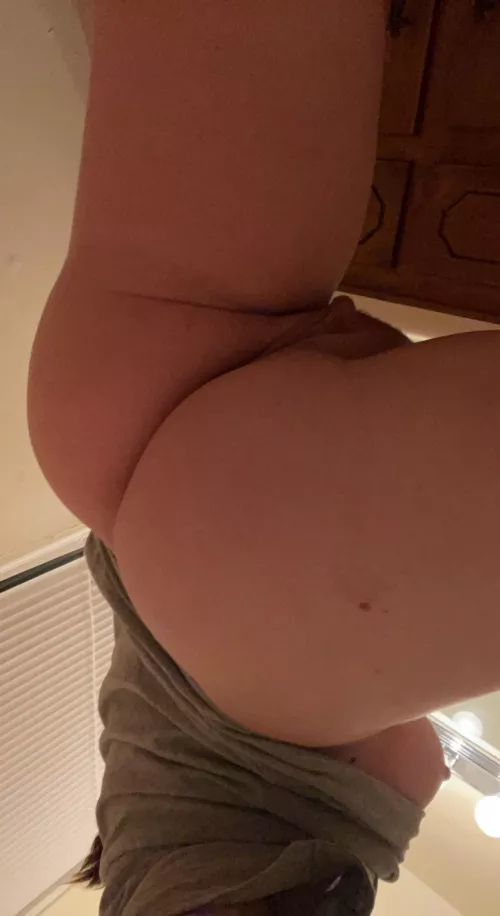 I have lots of time to work on custom content today. Message me 😉😉 by babyblueeyes205