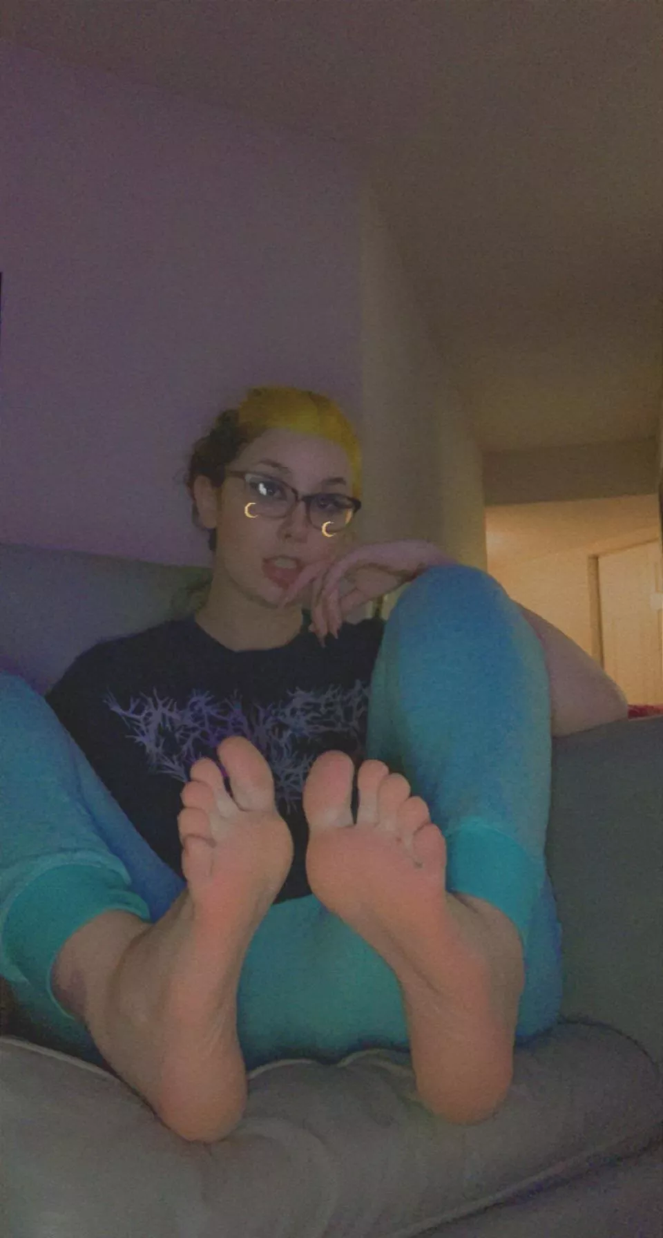 I have perfect little toes posted by morbidminxxx