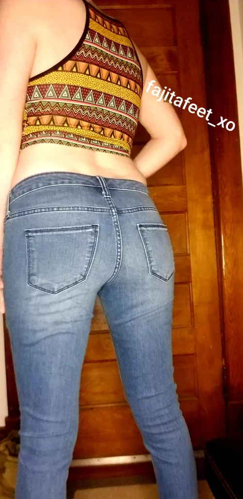 I have to jump a few times to squeeze into these. Would you have trouble squeezing into me? by Fajitafeet_xo