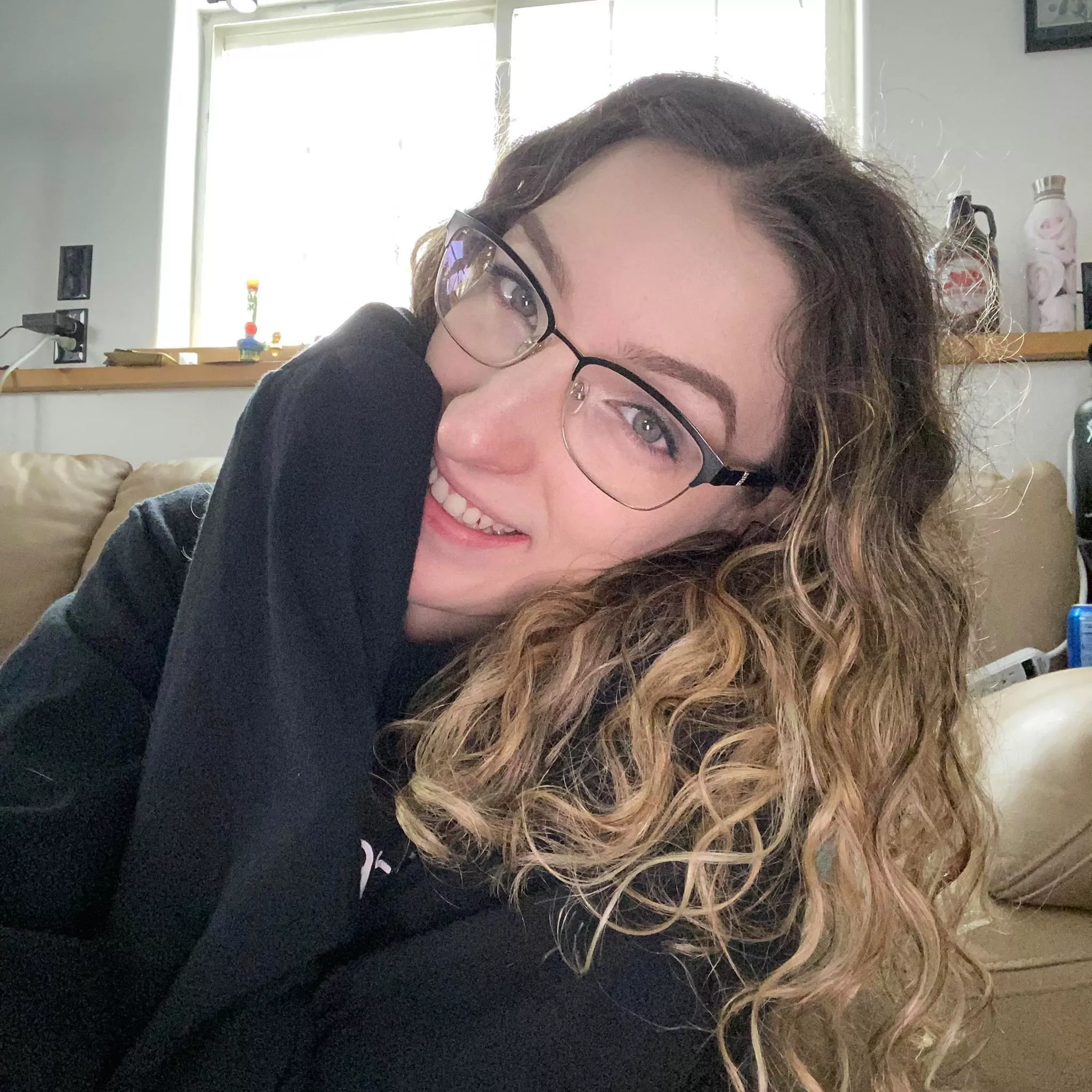 I hear a smile is the best makeup posted by Thelovelyyliz