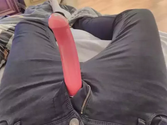 I heard some of you like feet pics (I'll post some more) by Victoria-Castillan