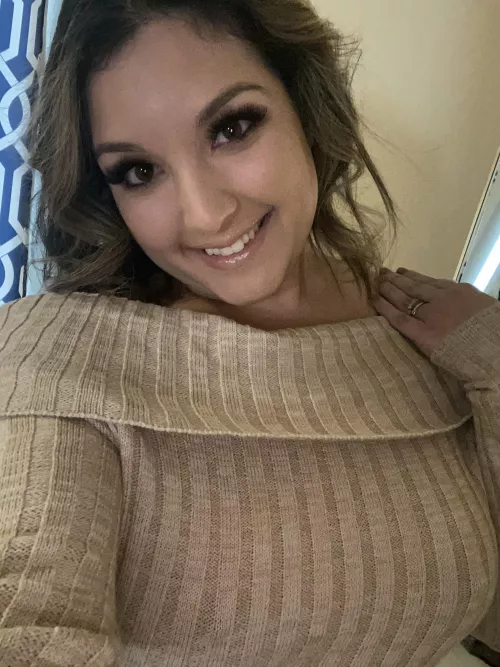 I heard you have a thing for a married woman… by sexxymilf1030