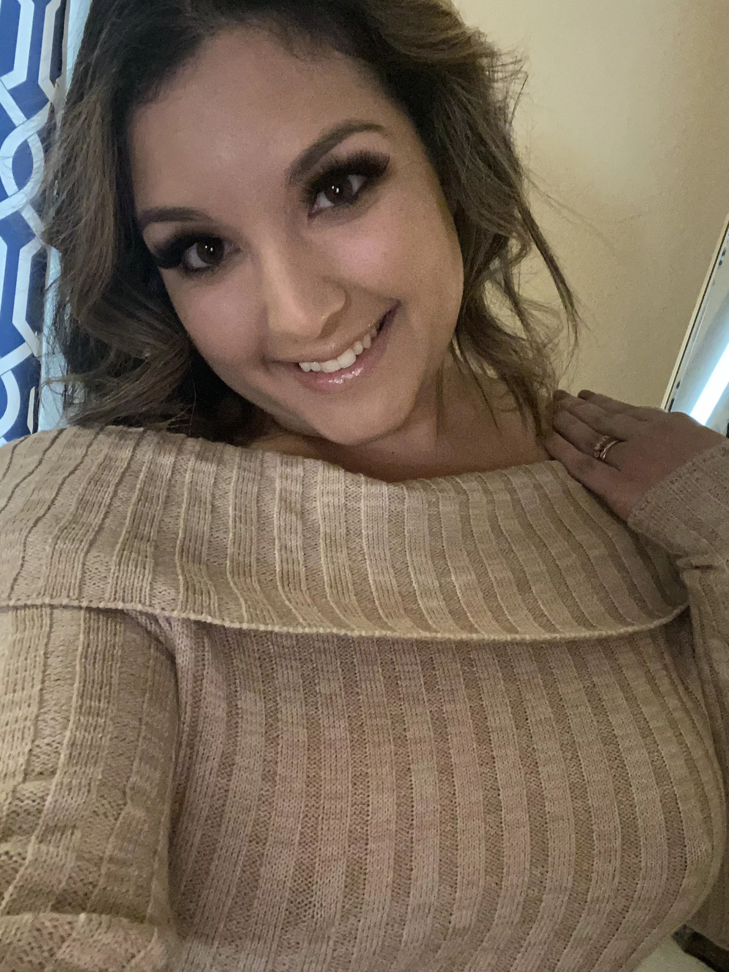 I heard you have a thing for a married woman… posted by sexxymilf1030