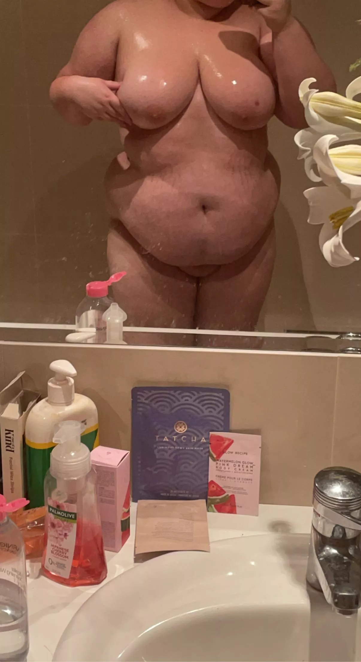 I hope I can make your Monday better hehe 😘 posted by bustybelle0