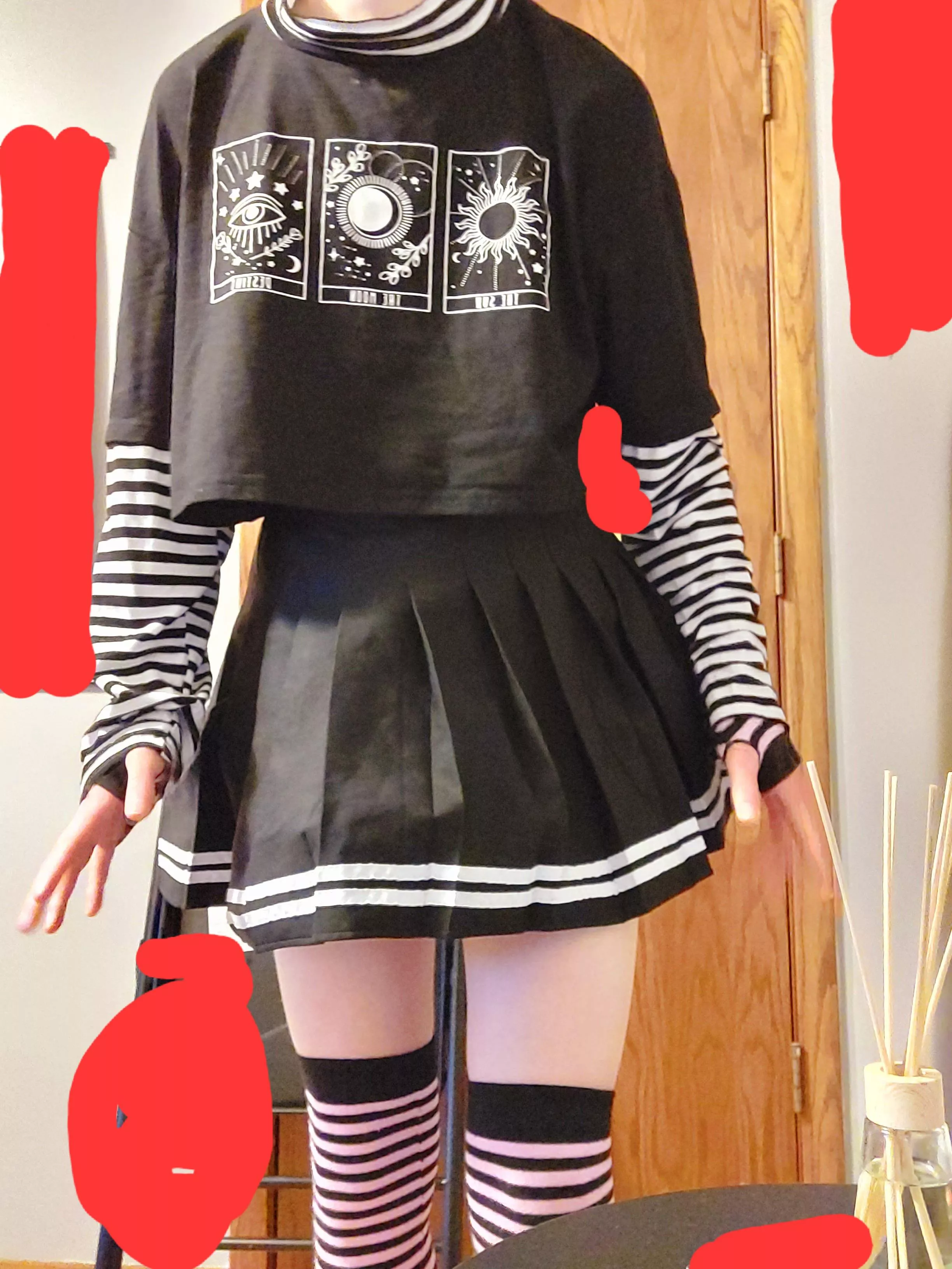 I hope i look good 👉👈 posted by femcock_owo