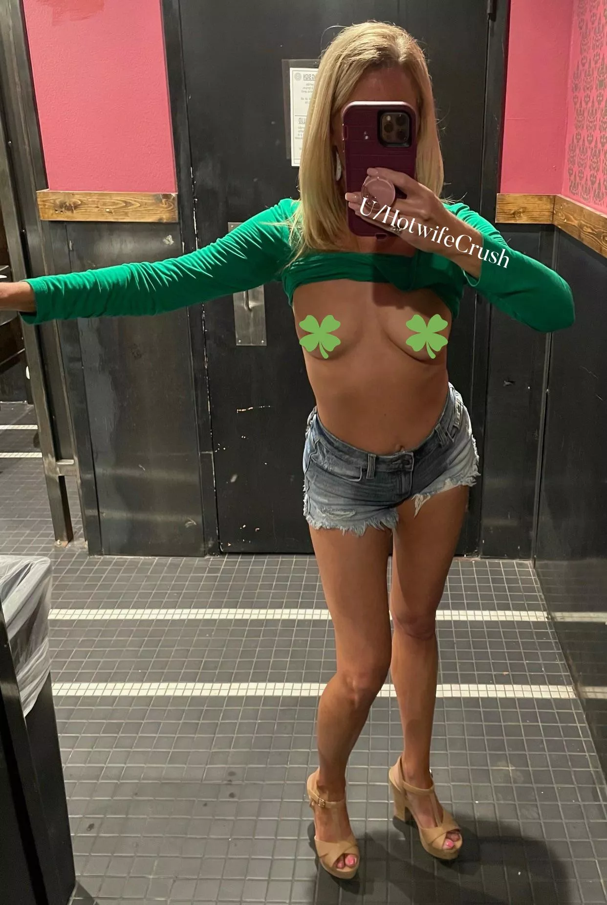 I hope I run into you tonight (F) 45 posted by HotwifeCrush