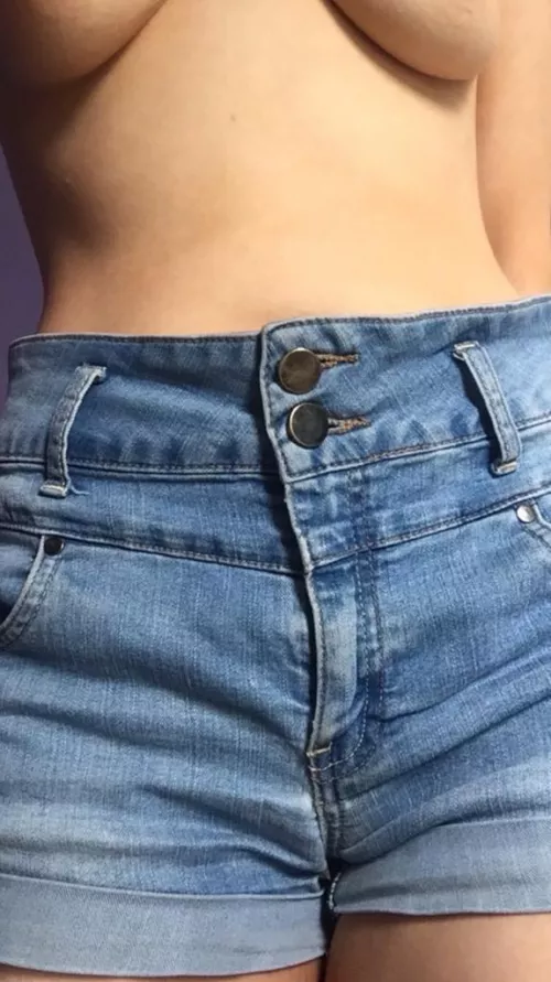 I hope I’m doing this right🤭 by Wide-Competition-79