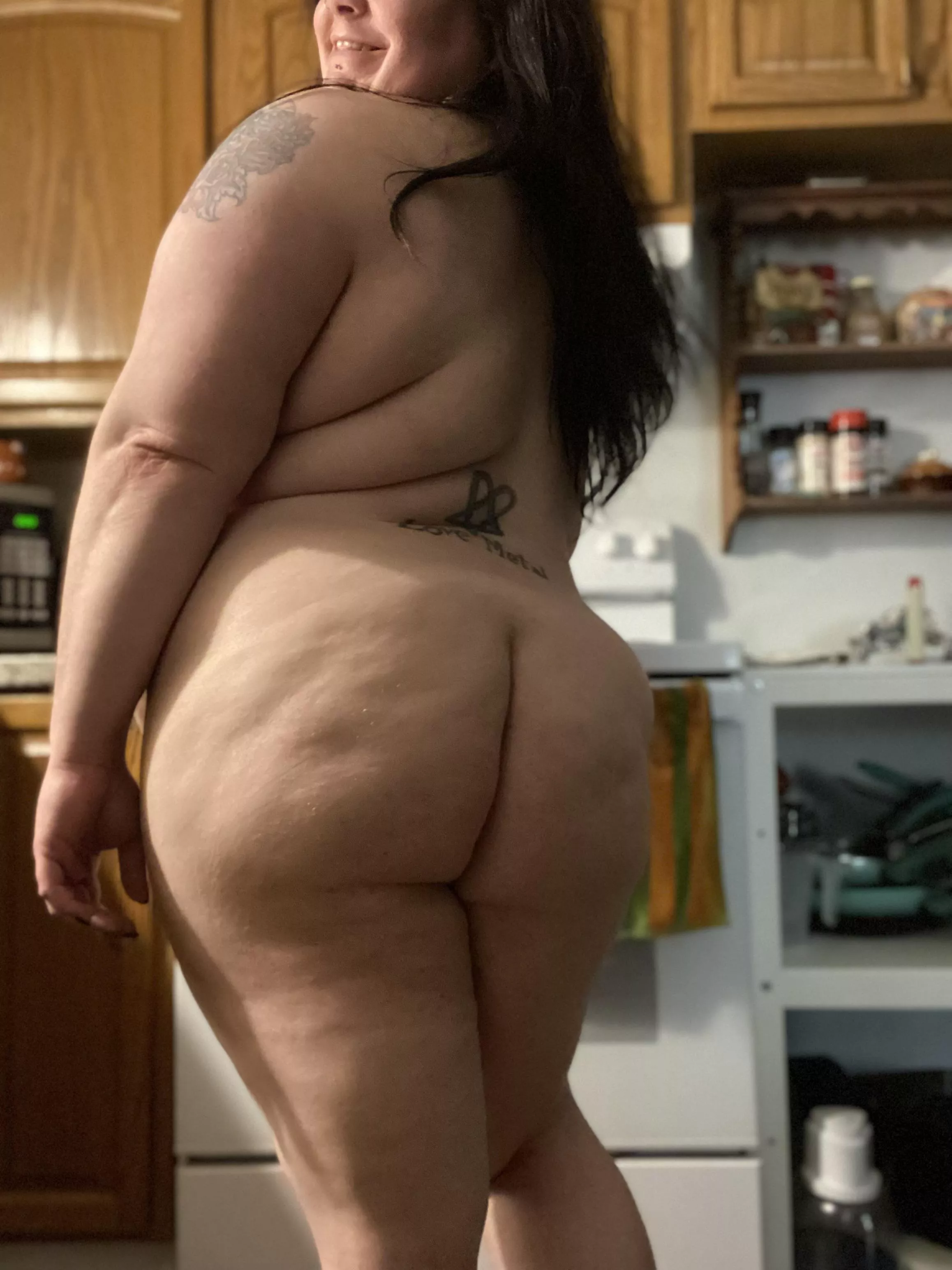 I hope it’s okay that we’re having cake for dessert tonight :3 posted by Miss_Riley