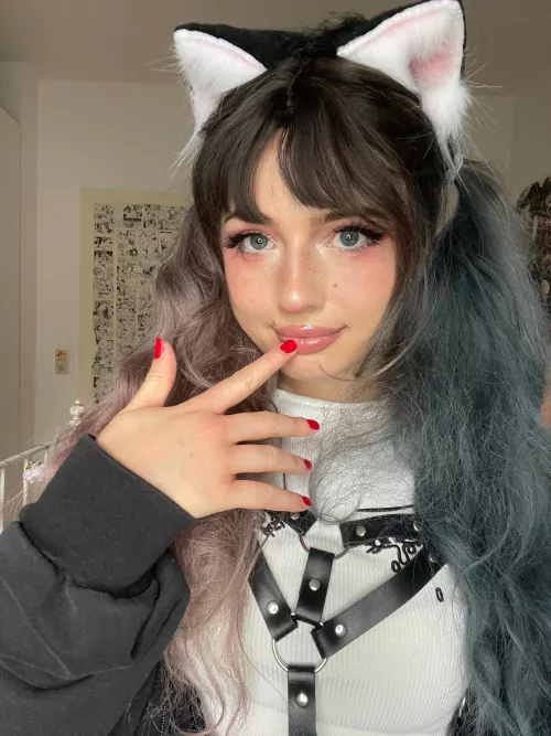 I hope June is good to you <3 by lombreinsolente