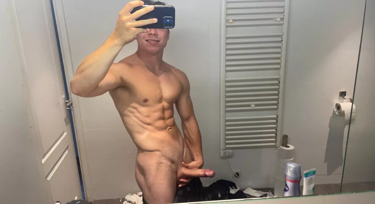 I hope no one recognizes me🙈 posted by Fancy_Permission_400