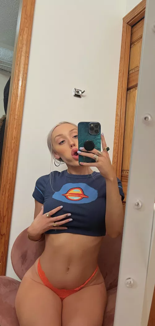 I hope the guy from my psychology class finds me here, I just wanna blow his mind 🥲😉💦 by SugarGirl1996