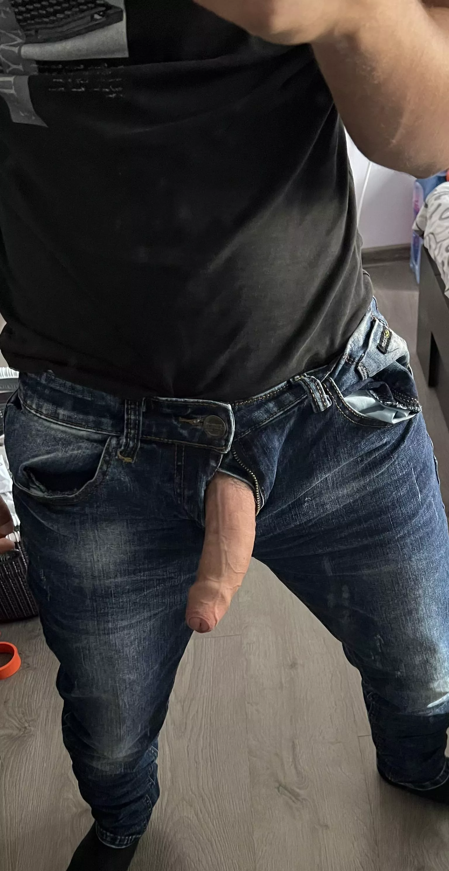 I hope this makes your Monday better 🤭 posted by mifatcock