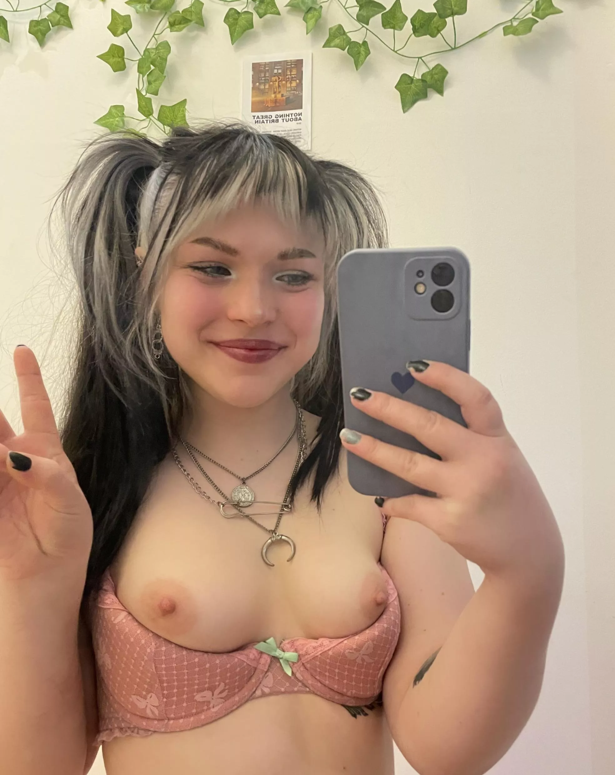 i hope you dont mind smaller boobs <3 posted by mo0ncrawler