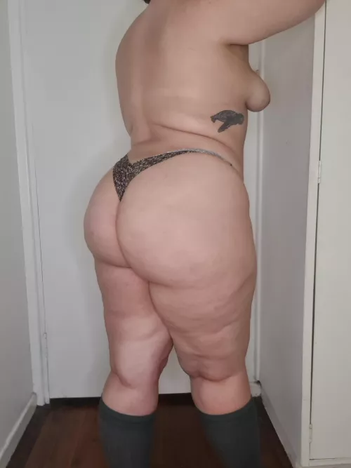 I hope you enjoy my ass by Bruised_Peach666