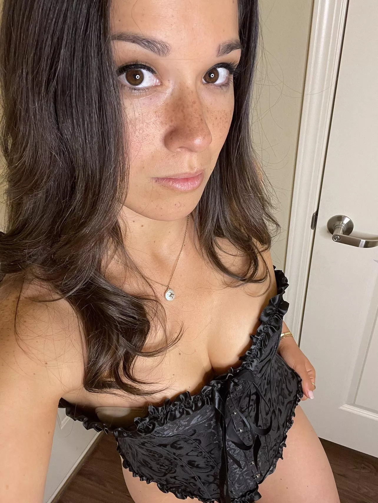 I hope you have a good start to your week <3 posted by AlanaAraya