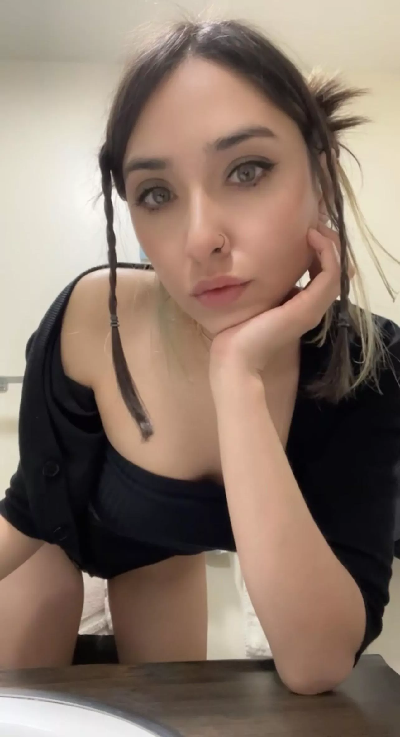 I hope you’re all having a [f]abulous Thursday✨ posted by EnigmaticDaze