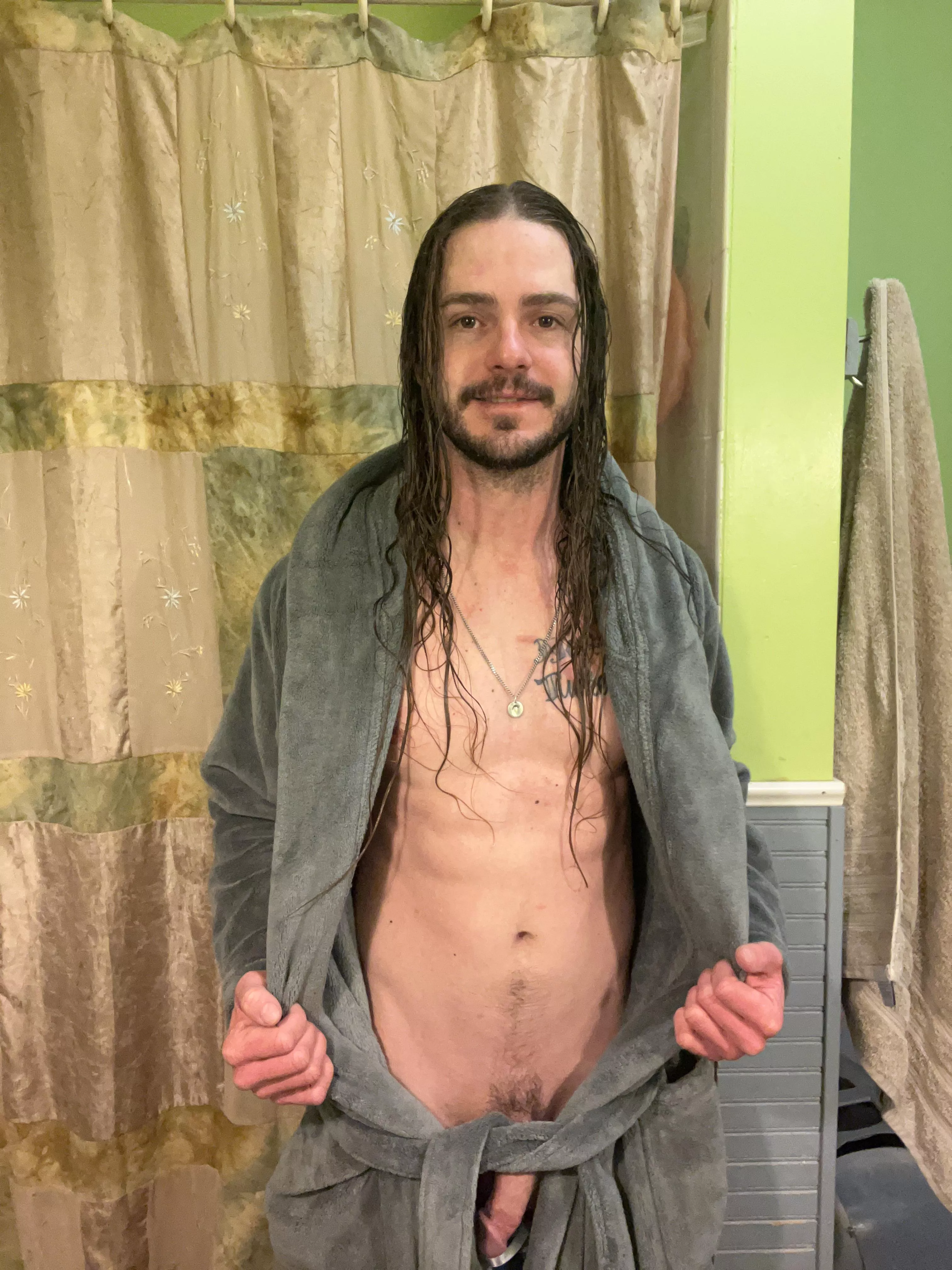 I just got clean… Now time for me to make you feel dirty 😈😈 posted by dad_bod_Tom