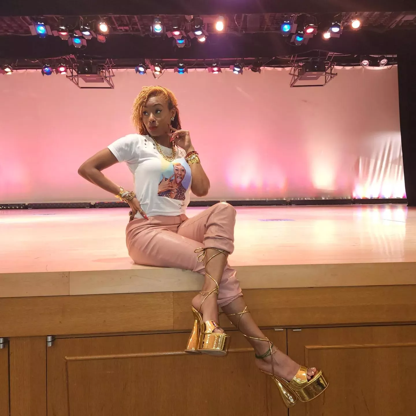 I just looove my Gold platforms! 💫💋 posted by MoBrownSuga