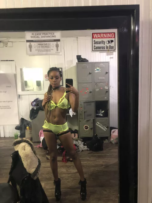 I just wanna be your favorite (: by ilystar21