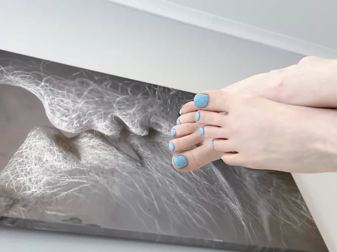 I just want to feel your kisses^^ by pantylessmiss