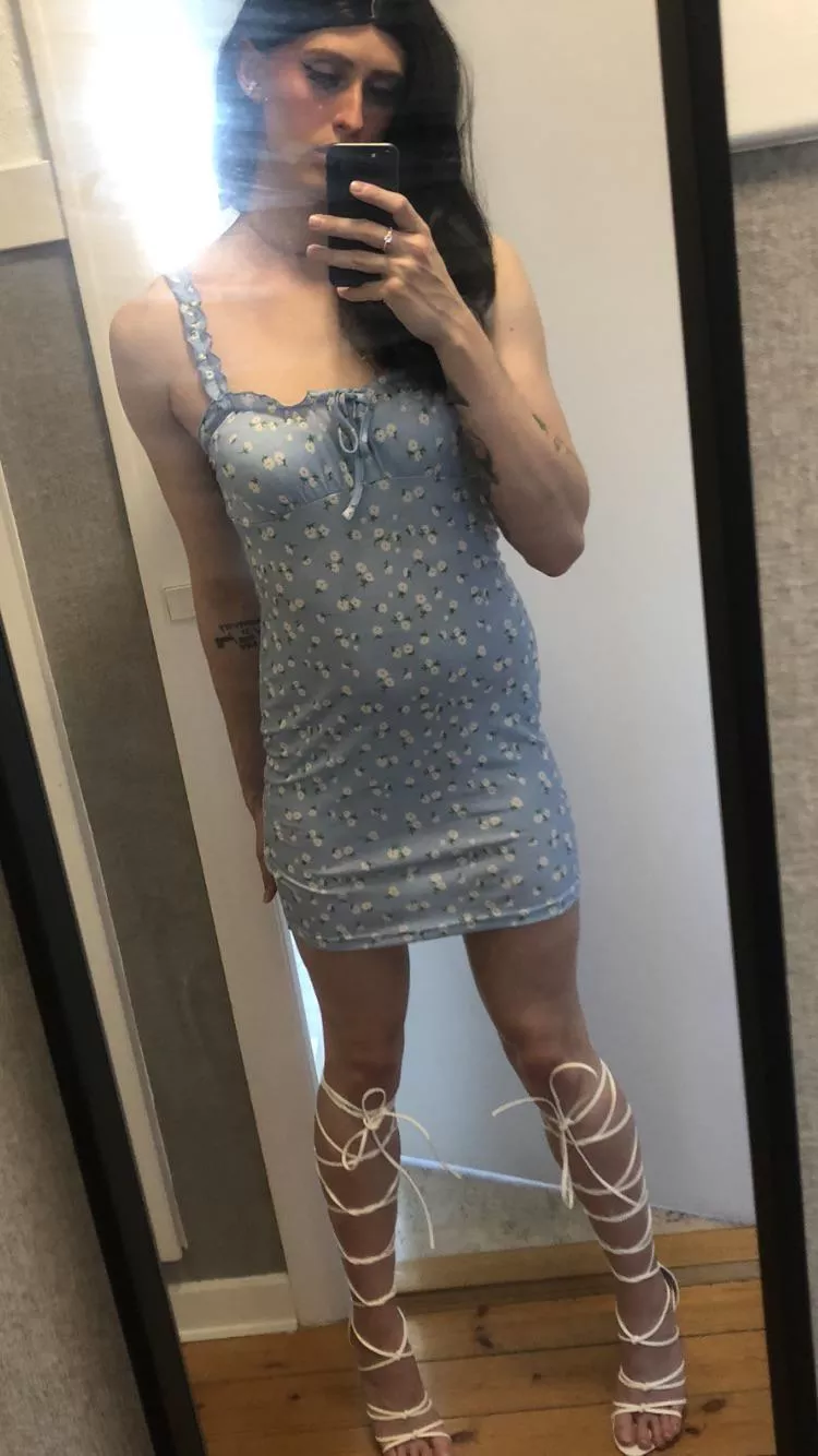 I just want to go on holiday and only pack dresses, skirts, and heels. posted by fuccthiss