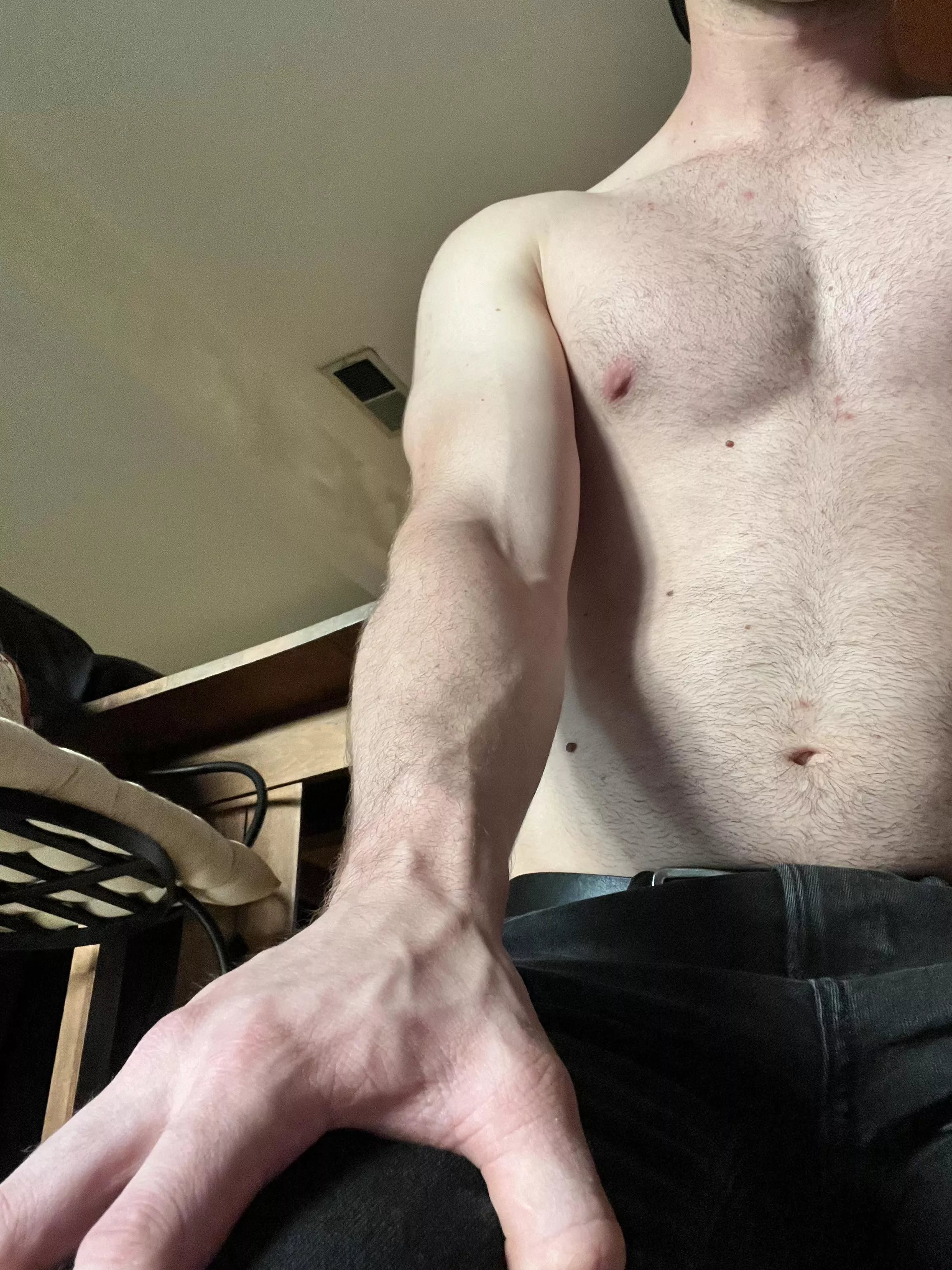 I just want to learn how to take artsy pics posted by Levi_repppss