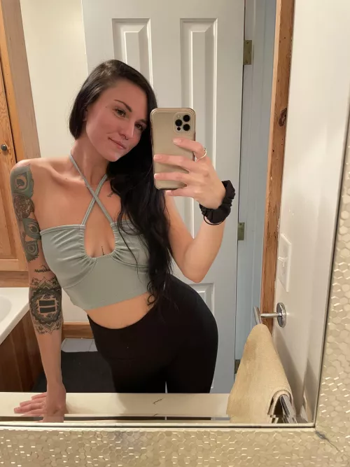 i just wanted to show off my new top 🙃 by mortiiix