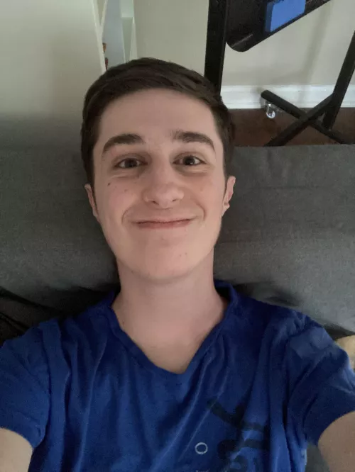 I know I look pretty rough today, but I just wanted to say hi 😊 by throwawaybecauseobv9