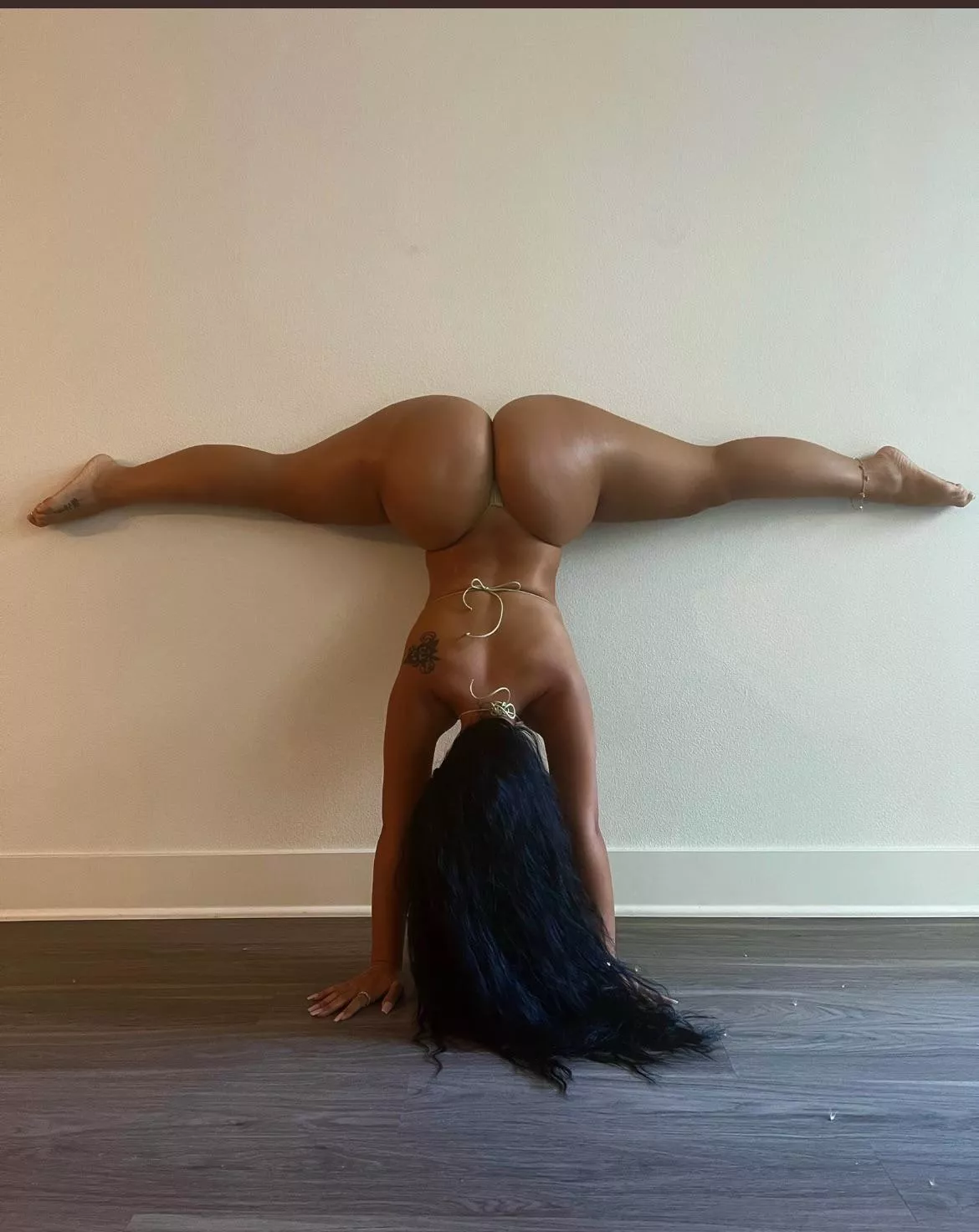 I know you can’t see her face but appreciate the cake posted by utv2000