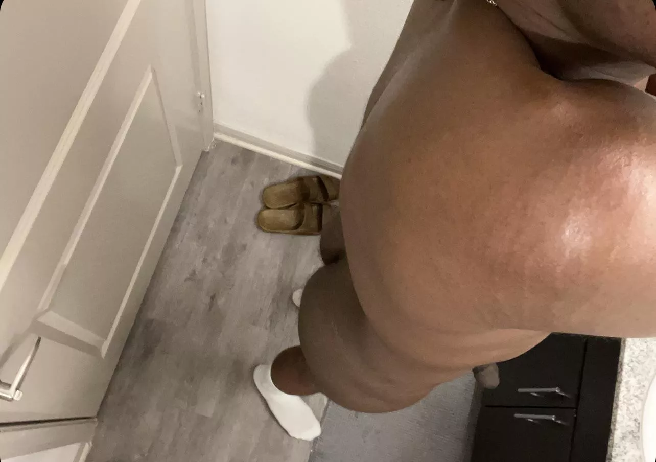 i know you want to see me more ;) posted by sexispainful