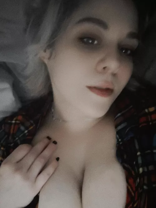 I like it when you stare... by BinaryPairadice