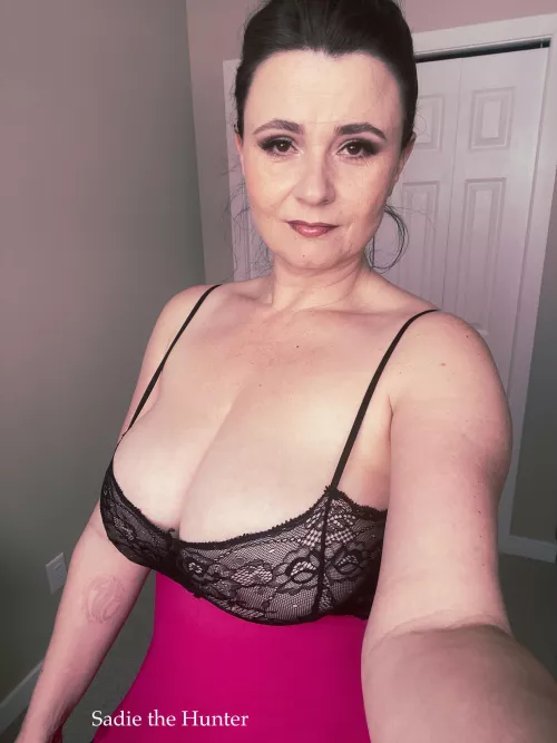 I like it when you stare... 😈 by sadie-the-hunter