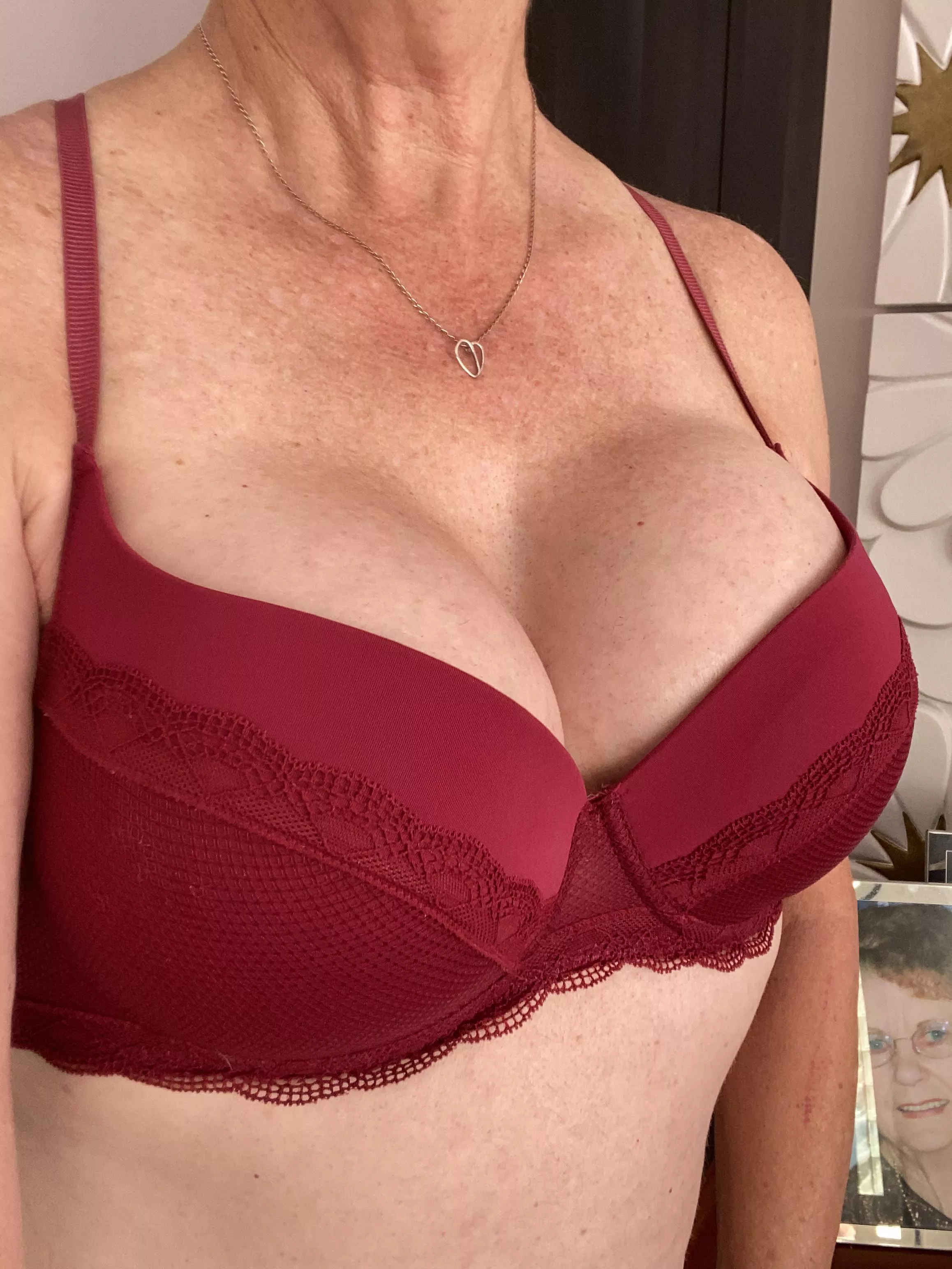 I like red [f] posted by MelanieRT