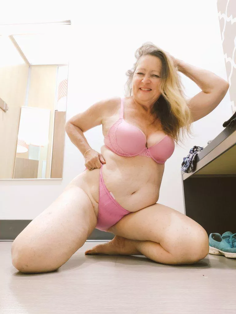 I like smiling for you posted by blondiedi1223