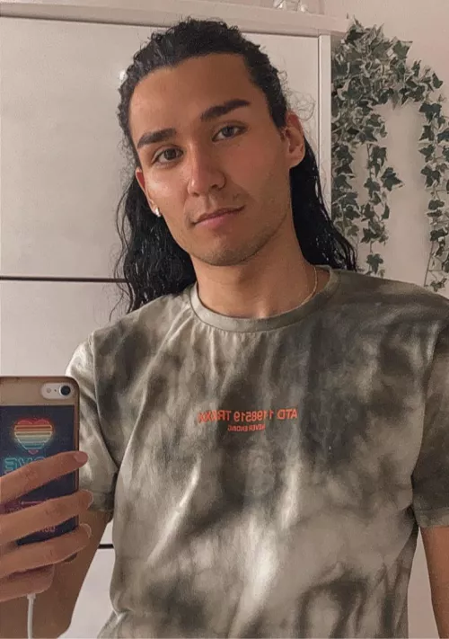 I like taking cute mirror selfies. Hi from The Netherlands! by Professional-Sea3425