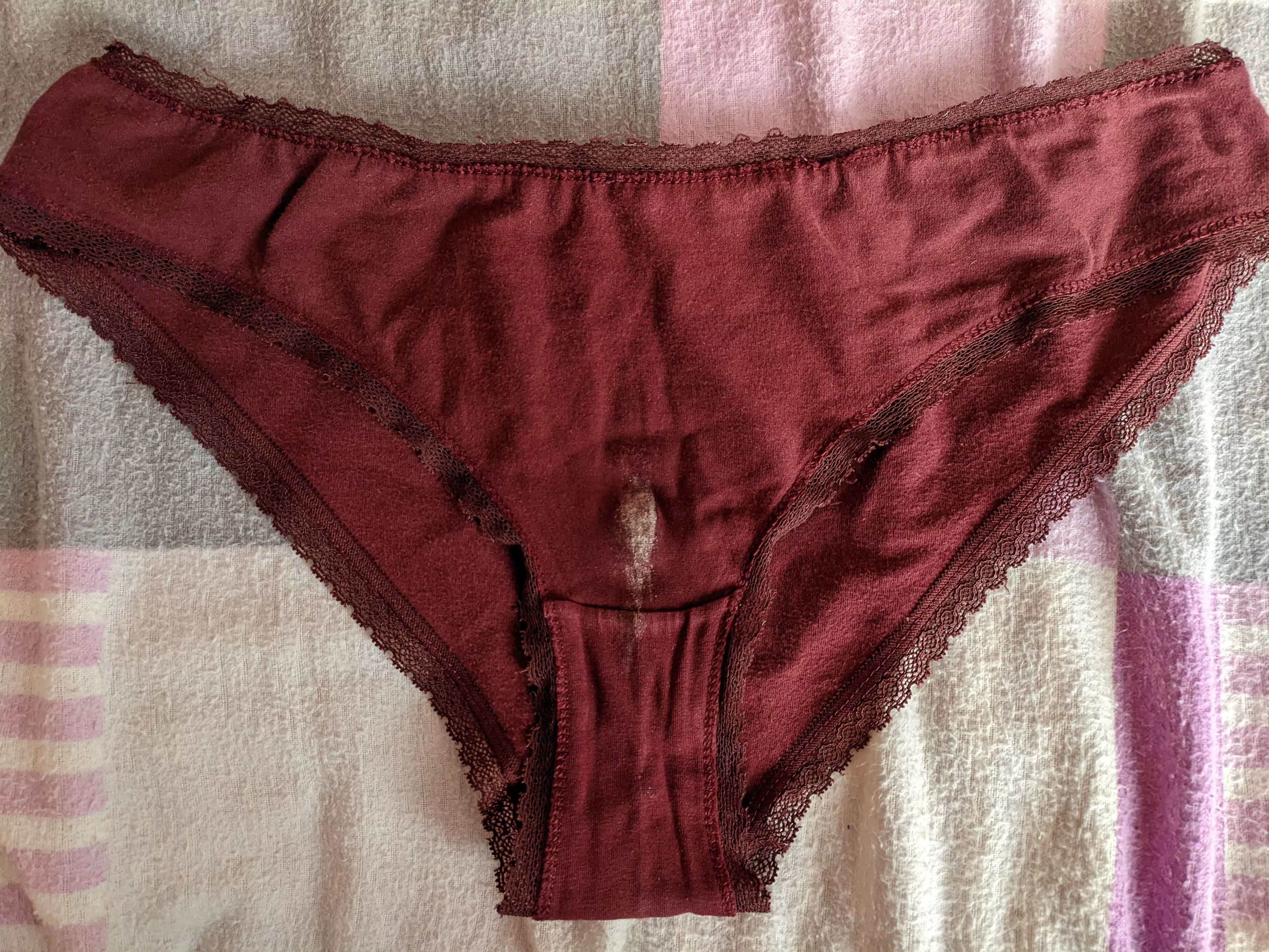 I like the smell of my brother's wife's panties, which she had been wearing all day ;) posted by silvercommander69