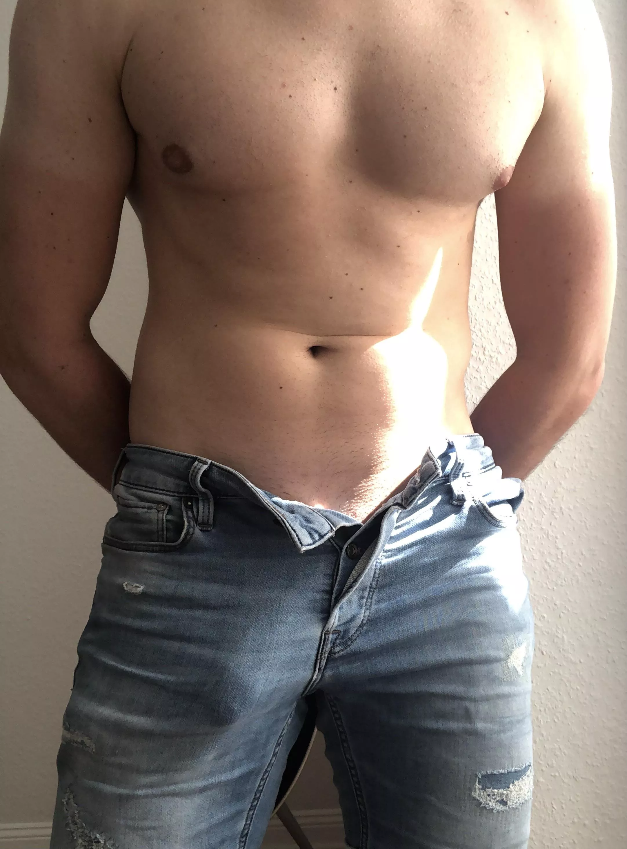 I like this pair of jeans posted by nakedguyhere