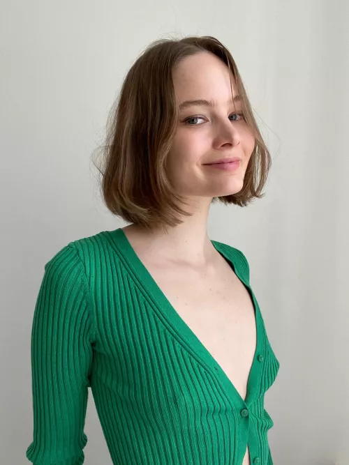 I like this trend of wearing cardigans with nothing under (OC) by sophiaemilia